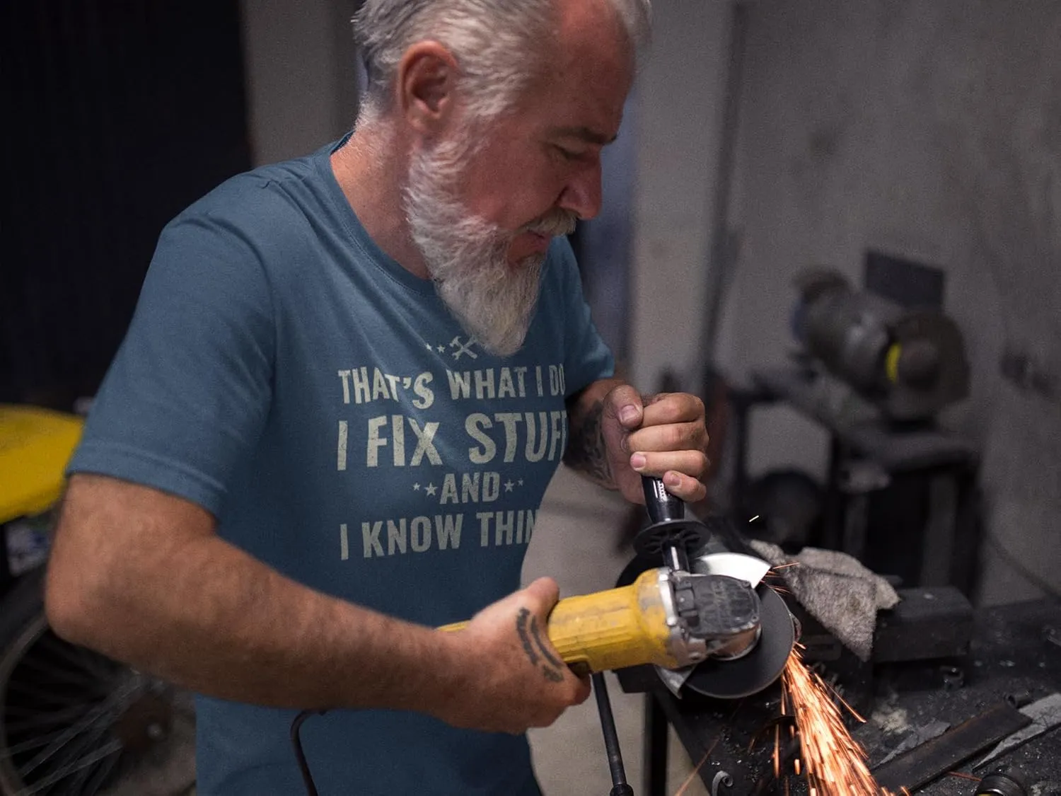 Funny I Fix Stuff and Know Things T-Shirt Dad Joke Tee for Handyman